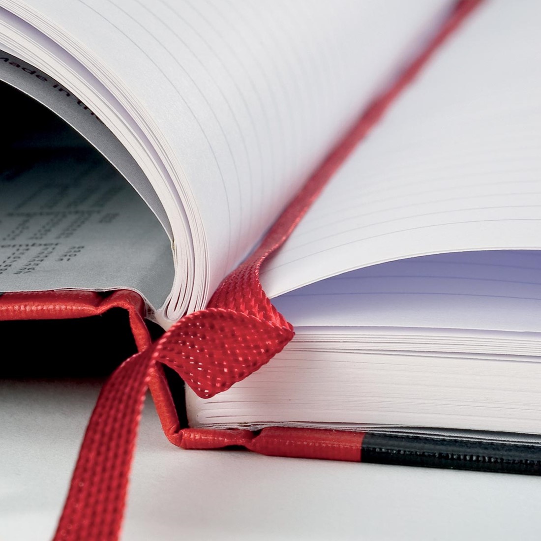 Schat Retoucheren zeven Oxford BLACK N' RED gebonden boek, 192 bladzijden, ft A4, blanco bij VindiQ Office Schat Retoucheren zeven Oxford BLACK N' RED gebonden boek, 192 bladzijden, ft A4, blanco bij VindiQ Office