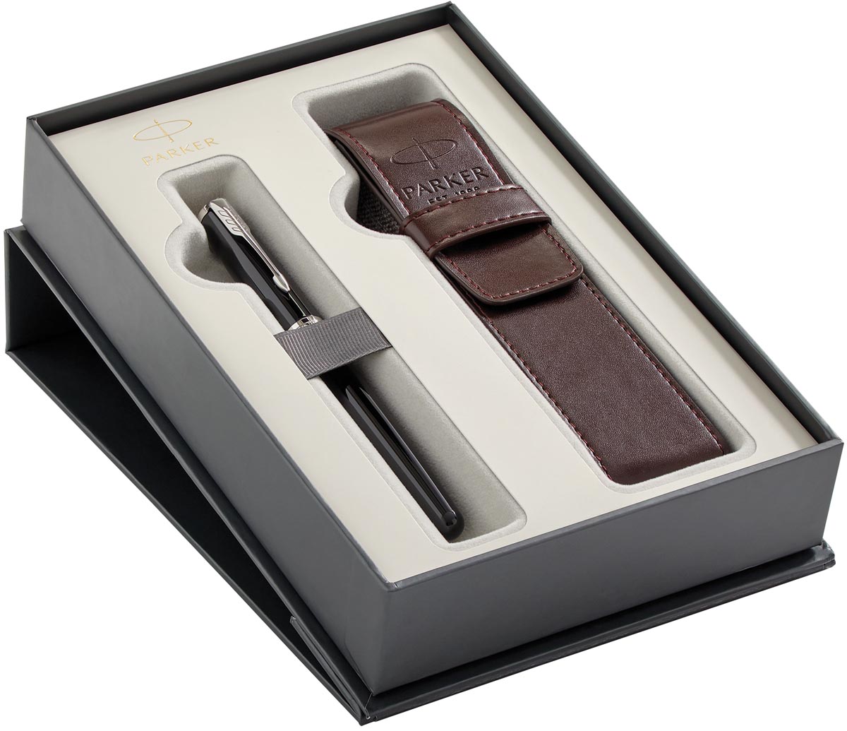 Parker giftbox Sonnet vulpen medium + pen pouch, zwart